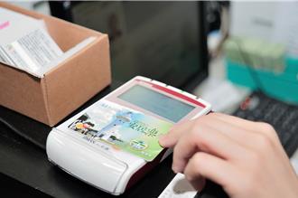 屏東社福卡全面開放鄉鎮臨櫃製卡 現場取卡更便民