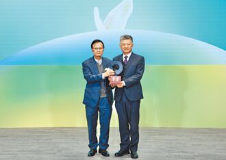 臺銀用愛照護弱勢 獲最佳個人信託金融獎殊榮