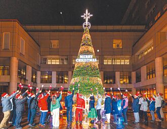 文化大學耶誕點燈 無人機炫技