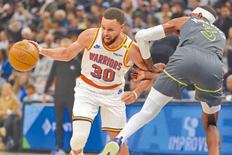 NBA》柯瑞回神飆31分 勇士宰狼止敗