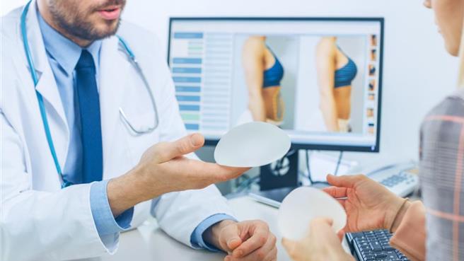 冒充台大整形医偷吃人妻  逼18次分手炮 判刑另须赔142万多元（示意图，达志影像）