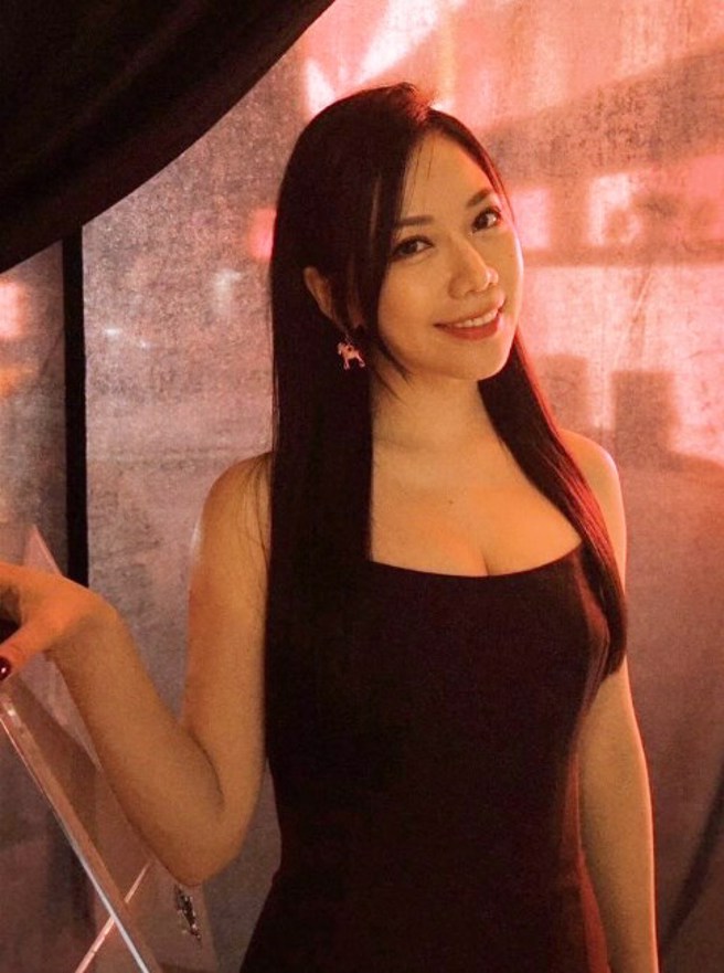 蔡尚桦傲人身材一览无遗。（图／gladys.tsai  Instagram）