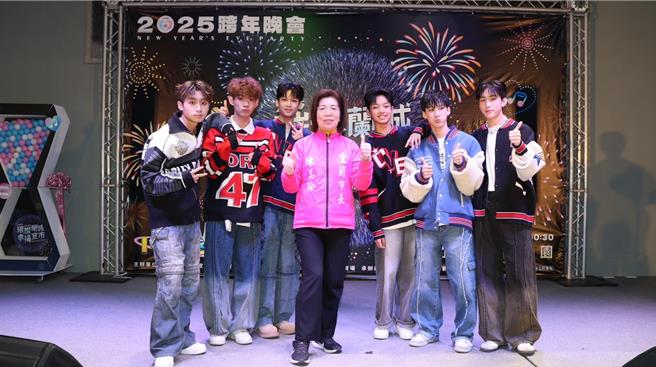 宜兰市今年跨年晚会首度移师到宜兰运动公园举办，主要卡司阵容有动力火车、李千娜、J.SHEON等10多组艺人轮番上阵，并由篮篮、焦凡凡担任主持人，现场设有星光云集。（宜兰市公所提供／吴佩蓉宜兰传真）