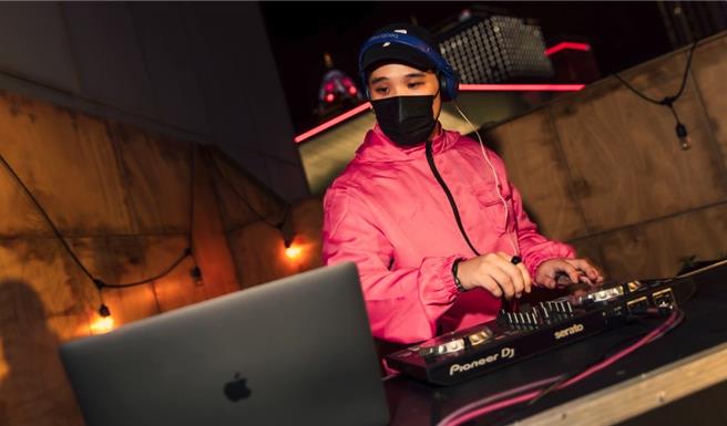 微風松高掌門精釀啤酒跨年派對將邀知名DJ同歡。（微風提供）