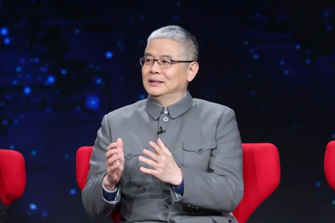 胡伟武表示，龙芯中科的营收从2019年到2020年涨了5倍，这是政策性市场。上市后政策性市场不採购了，业绩才出现下滑。（图／快科技）