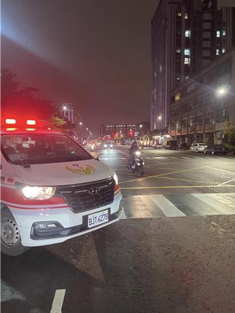 騎士路口撞7旬翁害骨折！民代及里長轟：出人命才裝紅綠燈？