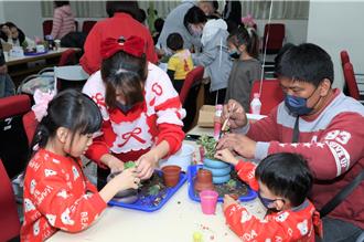 童綜合醫院辦理早產兒回娘家 親子齊聚場面溫馨
