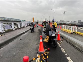 新北大橋「死亡閃電彎」又爆摔車     4騎士20分鐘內連續打滑受傷