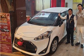 屏東慈鳳宮點燈祭開跑！70萬汽車等你抽回家