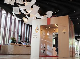 飯店各式活動大接力 礁溪老爺巨型禮物盒點亮節慶氛圍