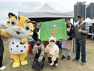 寒冬送暖！君毅高中耶誕城公益攤位 所得全捐公益