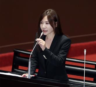 綠委憶國中被體罰扯「國民黨愛管」   遭打臉：是阿扁執政