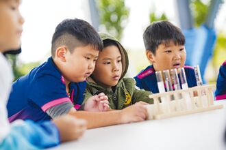 友達宇沛 助偏鄉學校改善水質環境