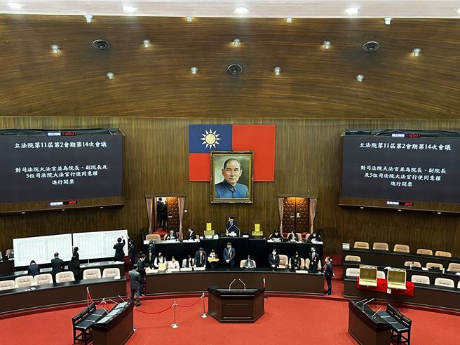立法院会今（24日）将进行司法院大法官人事同意权案投票。（陈薏云摄）