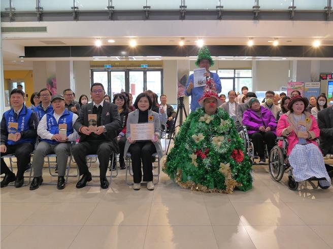 云林县政府积极打造高龄友善的公共设施环境，藉此推广云林观光旅游市场，24日县府表示近2年投入高龄友善城市相关设施经费逾7000万元，希望让高龄及身心障碍者有更好的出游体验。（张朝欣摄）