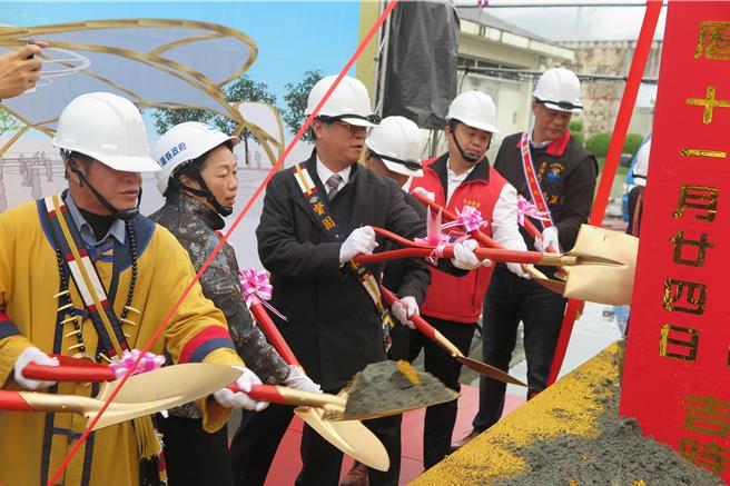 花蓮縣政府爭取中央經費挹注，斥資3416逾萬元在花蓮市達固部灣‧撒固兒部落興建文化聚會所，工程今天開工動土，預計明年8月底完工。（花蓮縣政府提供／羅亦晽花蓮傳真）