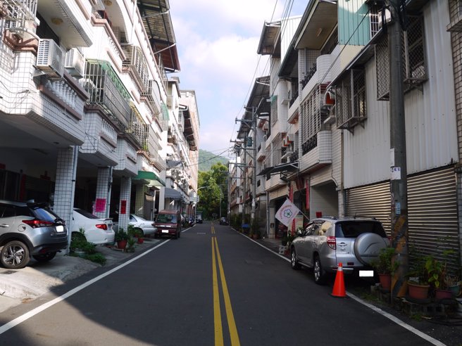 信义代书叶惠玲表示，即便购置拥有四个门牌的透天厝，只要符合最关键的「自住、名下无房」规范，仍可享有首购优惠，贷款成数不受影响。(图/信义房屋 提供) 