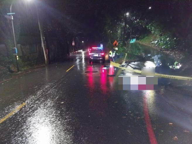 北投区纱帽路惊传骑士倒卧路旁身亡！（图警方提供／简铭柱翻摄）