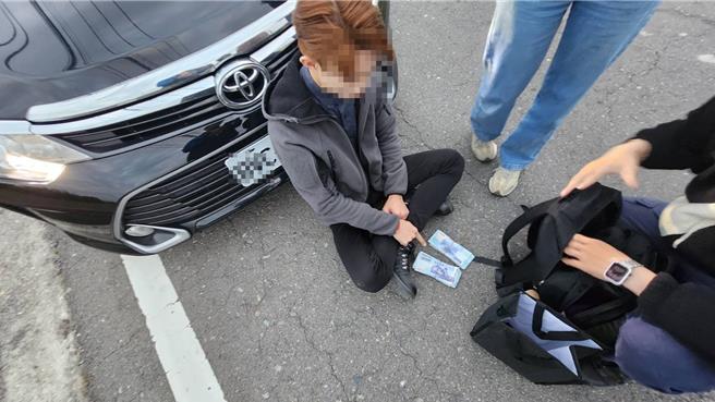 馬來西亞藉陳姓車手向被害人取款時，被員林警分局查獲，被依詐欺及洗錢防制法移送法辦。（警方提供／葉靜美彰化傳真）