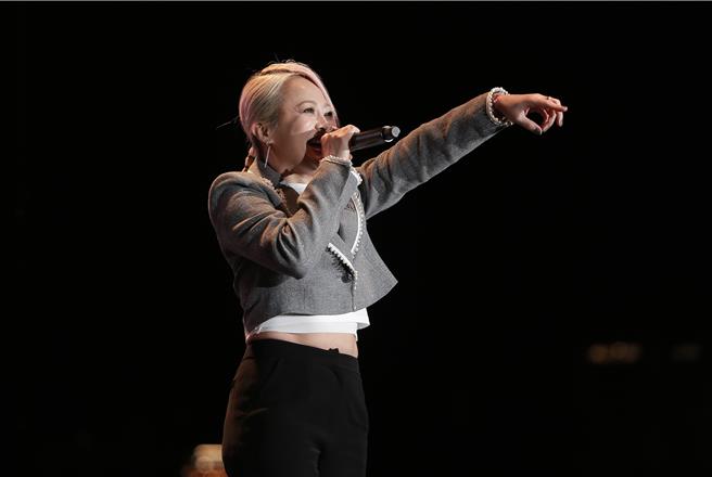 戴愛玲出席「基隆100 迎繽萬千 基隆好事年終演唱會」。（基隆市文化觀光局提供）