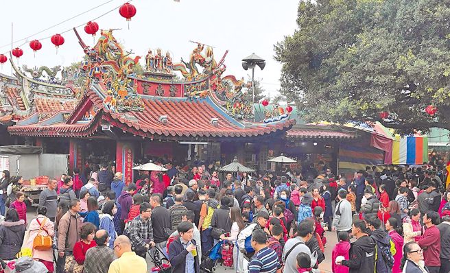 南投竹山紫南宫以借还发财金闻名，近期将推出蛇年钱母。（资料照／杨静茹摄）