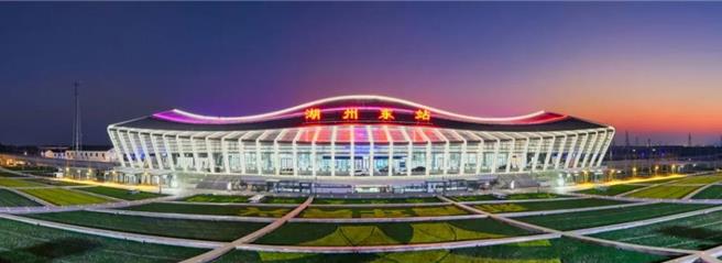 沪苏湖高铁26日开通营运，上海虹桥至湖州55分钟可达。（中国铁路官网）