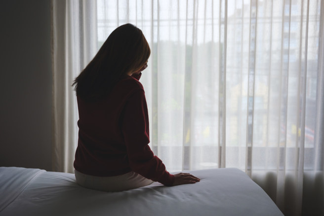 网友表示母亲坦承当年是因为老爸有钱才嫁给他，主要是因为小时候生活困苦。（图：shutterstock／达志）