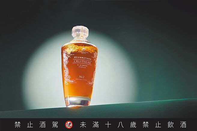 金门高粱「创世者桶陈金门高粱酒No.2」。（黑松提供）