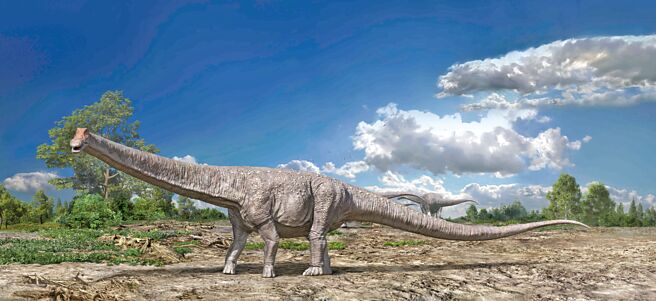 SOGO忠孝馆百货首发──泰坦巨龙现身。（SOGO提供）