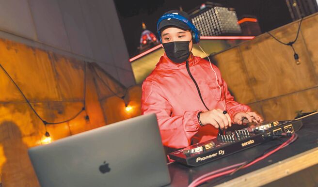 微风松高掌门精酿啤酒跨年派对将邀知名DJ同欢。（禁止酒驾 饮酒过量 有碍健康）（微风提供）