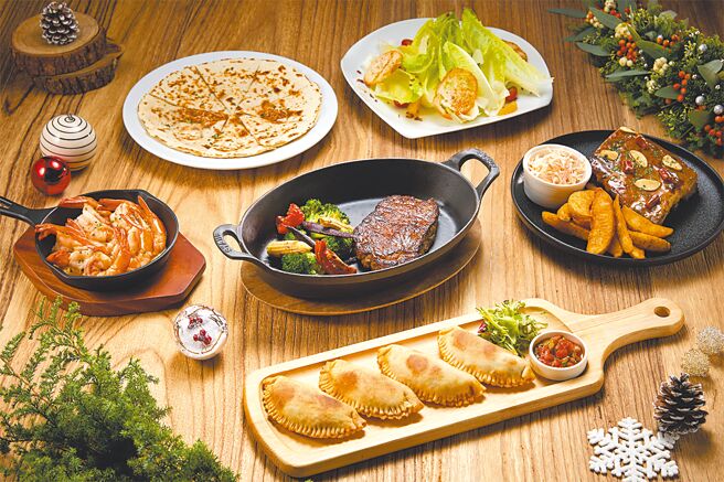 eslite hotel诚品行旅以「槲寄生的守护」为题，传递生生不息的祝福，全日餐厅The Chapter Cafe推出「欢乐耶诞跨年分飨宴」（见图）四人份套餐。（诚品行旅提供）