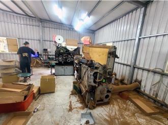 嘉義山區暗藏私菸工廠   海巡攻堅查獲5萬餘包劣質菸