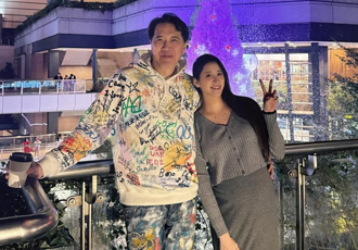 歐陽龍65歲近照曝自認「老了」 妮妮：都要當阿公了