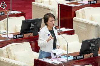 柯卸任前10天訪星疑收賄？ 綠議員爆班機故障「硬是換飛」