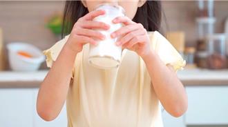 中央喊停班班喝鮮乳！屏東要續辦 幼兒至高中逾6萬人受惠