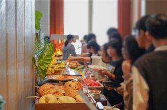 H2O Hotel推暖心圣诞套餐 消费金额3％捐南区儿童之家