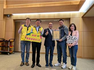 科技管理茶園 新北茶農蔡旭志獲全國模範農民