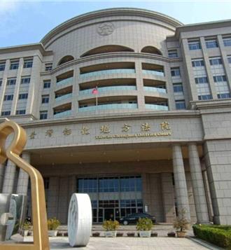  轎車違停路口害騎士擦撞受傷！ 車主遭判拘役25日