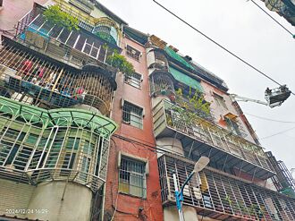 中和頂樓加蓋起火 51歲男喪命