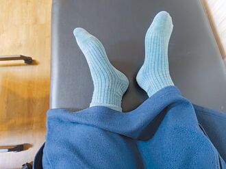 冬季血壓變化大 睡覺穿襪蓋被