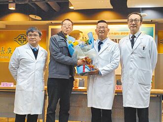 車禍後嘴張不開 顳顎關節置換給新生