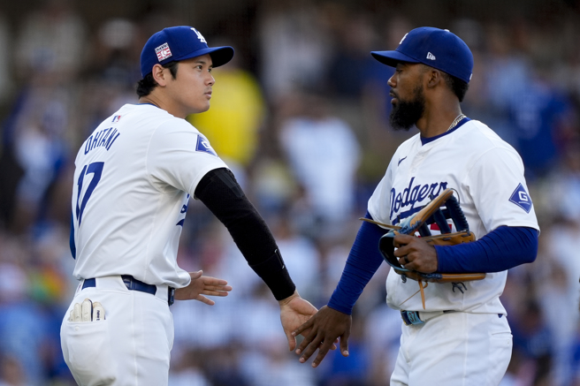 强打T.赫南德兹（图右，Teoscar Hernandez）想重回道奇，但双方合约谈判陷入僵局。（图／美联社）