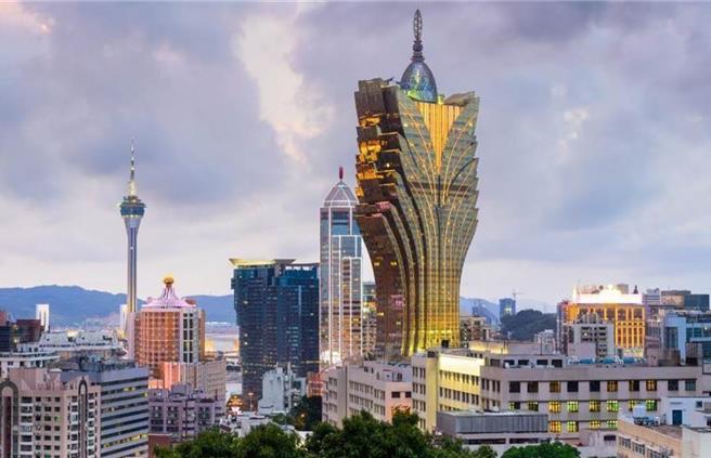 澳門今年是回歸中國25周年，大陸國台辦表示，從澳門的發展體現出「一國兩制」的制度優勢，將繼續積極探索「兩制」台灣方案。（shutterstock）