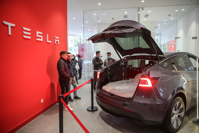 大陆特斯拉推出优惠活动，购买Model Y现货可享折扣。（图／新华社）