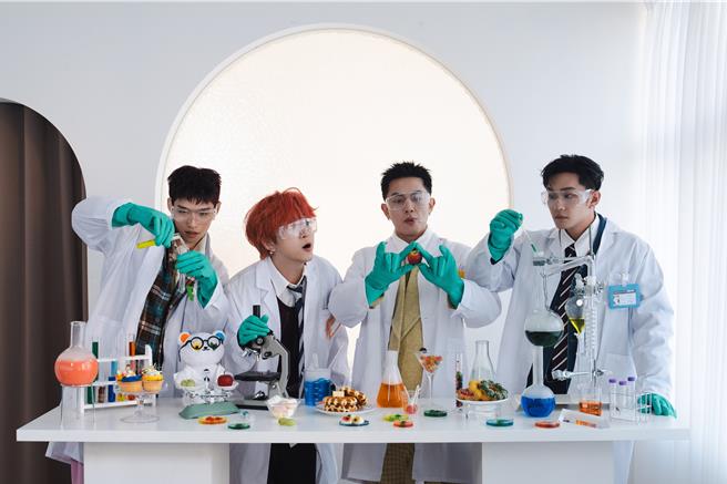 U：NUS宣布將舉行情人節粉絲派對。（滾石唱片提供）