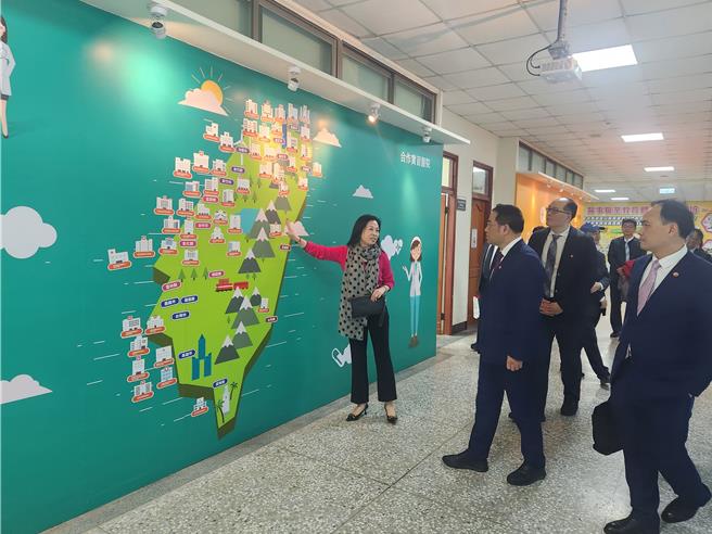 福建中医药大学是元培医事科技大学大陆第1所姊妹校，日前该校主席林生率师生组团到元培交流。（元培医事科技大学提供／王惠慧新竹传真）