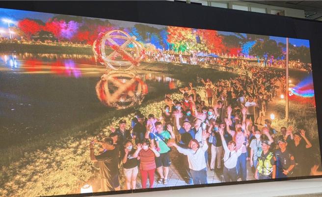 嘉义市长黄敏惠就职6周年，25日发表促进地方观光大跃进施政成果。（廖素慧摄）