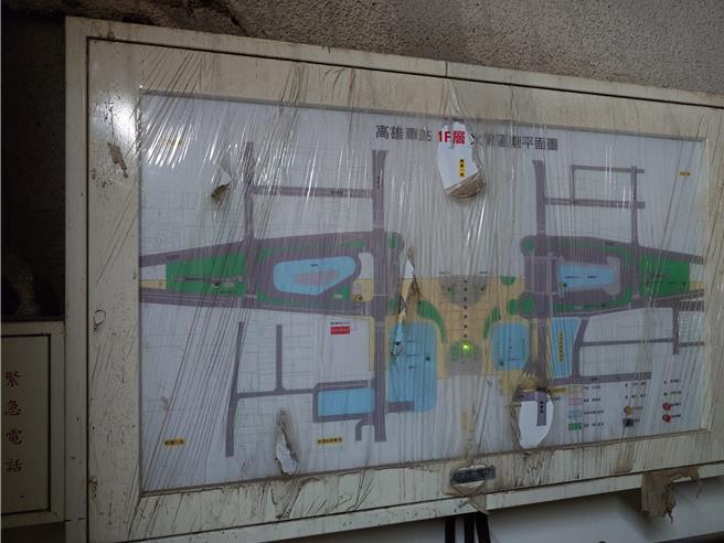 高雄车站地下月台设有神秘「9又4分之3月台」，是消防队专用救灾通道，还设有火警监控指示版能快速引导消防队抵达起火位置。（任义宇摄）