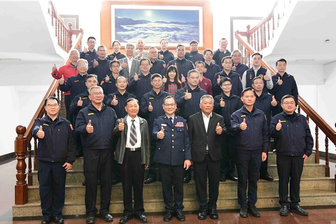 今捐贈儀式在嘉義縣警察局舉行。(嘉義縣警察局提供／呂妍庭嘉義傳真)