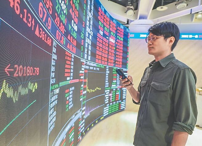 聚阳（1477）第四季毛利率将回升，2025年持续成长，给予「买进」投资评等；另外，南电（8046）营运走出谷底，获利逐步好转。图／本报资料照片